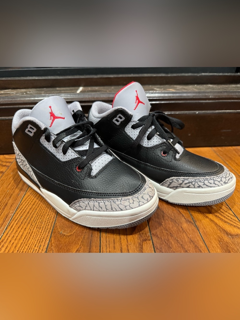 Jordan Red and Black Retro Low-Top Sneakers - Picture 3 of 9